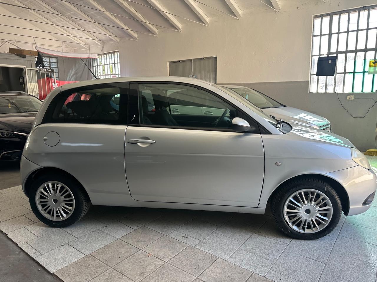 Lancia Ypsilon 1.2 Versus
