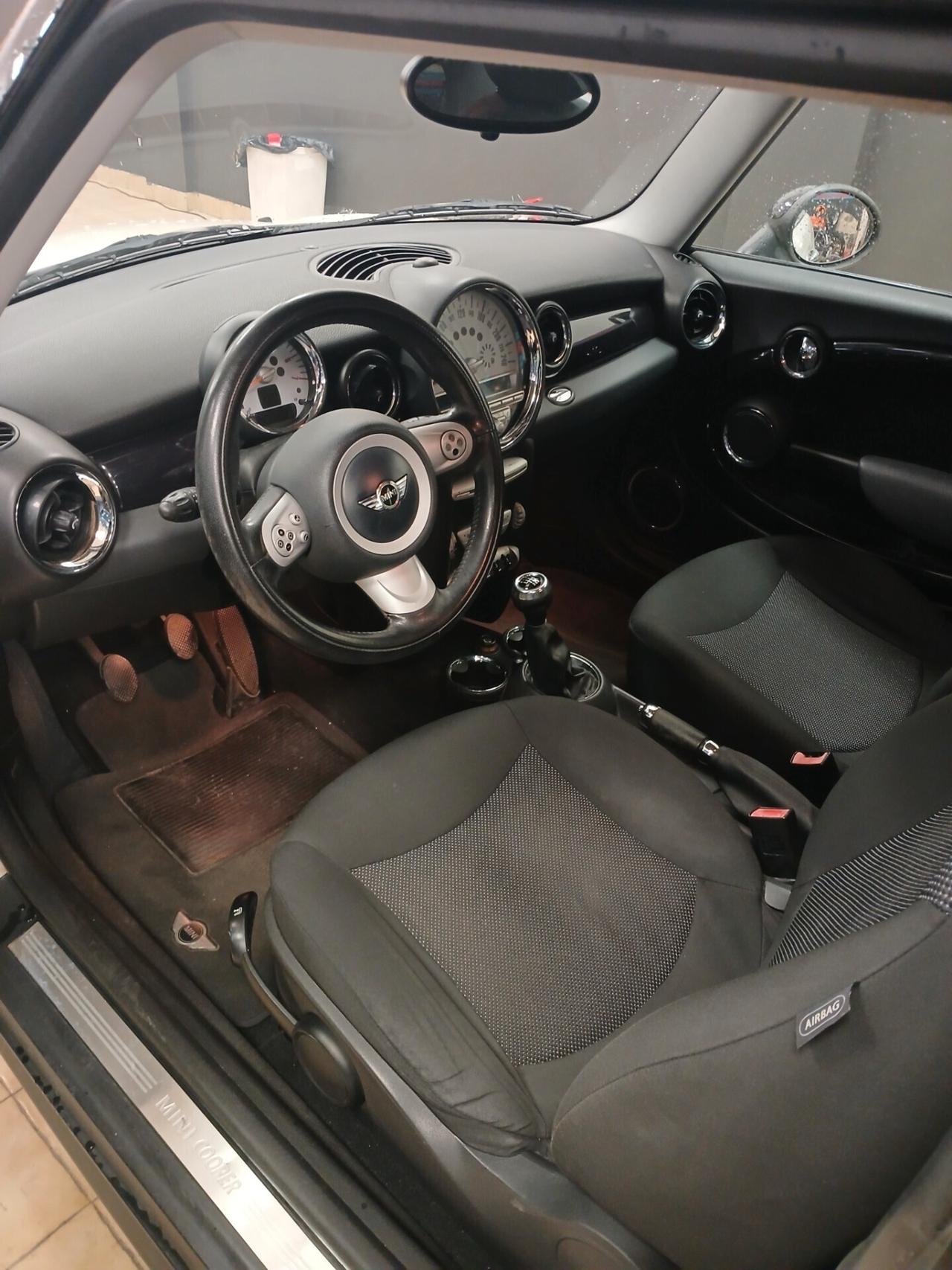 Mini 1.6 16V Cooper D model 2008 neo patentati