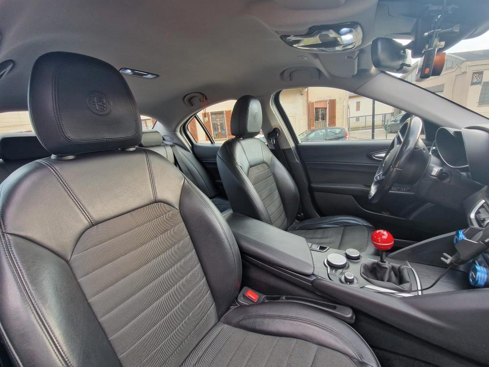 Alfa Romeo Giulia Berlina Giulia 2.2 t Business Sport 180cv