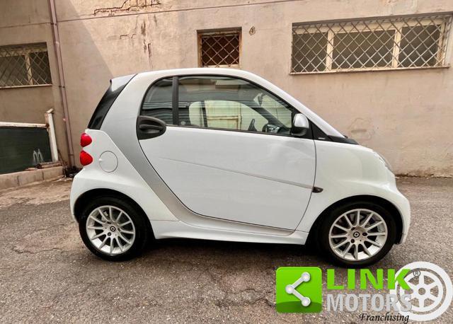 SMART ForTwo 1000 52 kW MHD coupé passion, FINANZIABILE