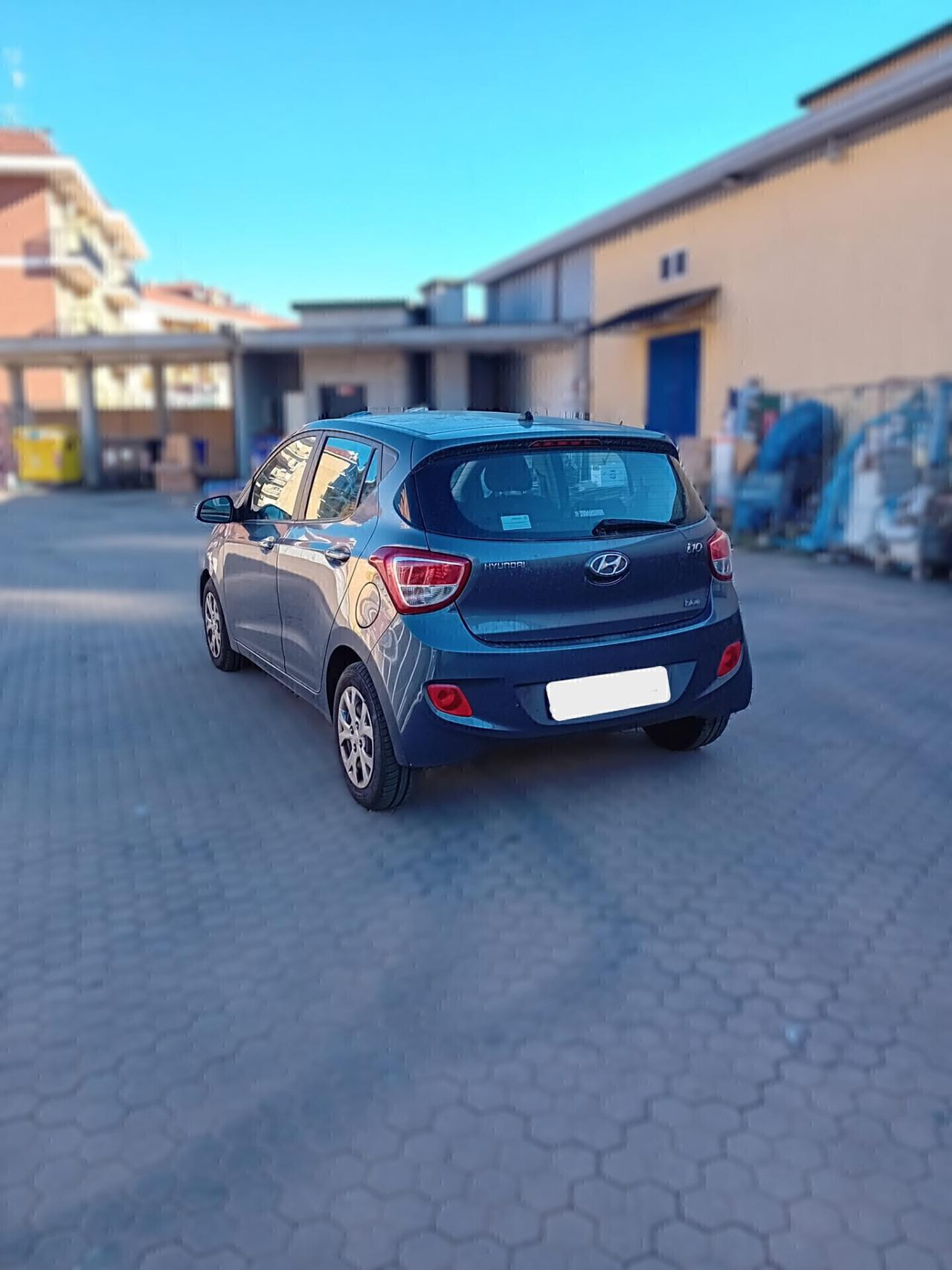Hyundai i10 - APERTI AD AGOSTO