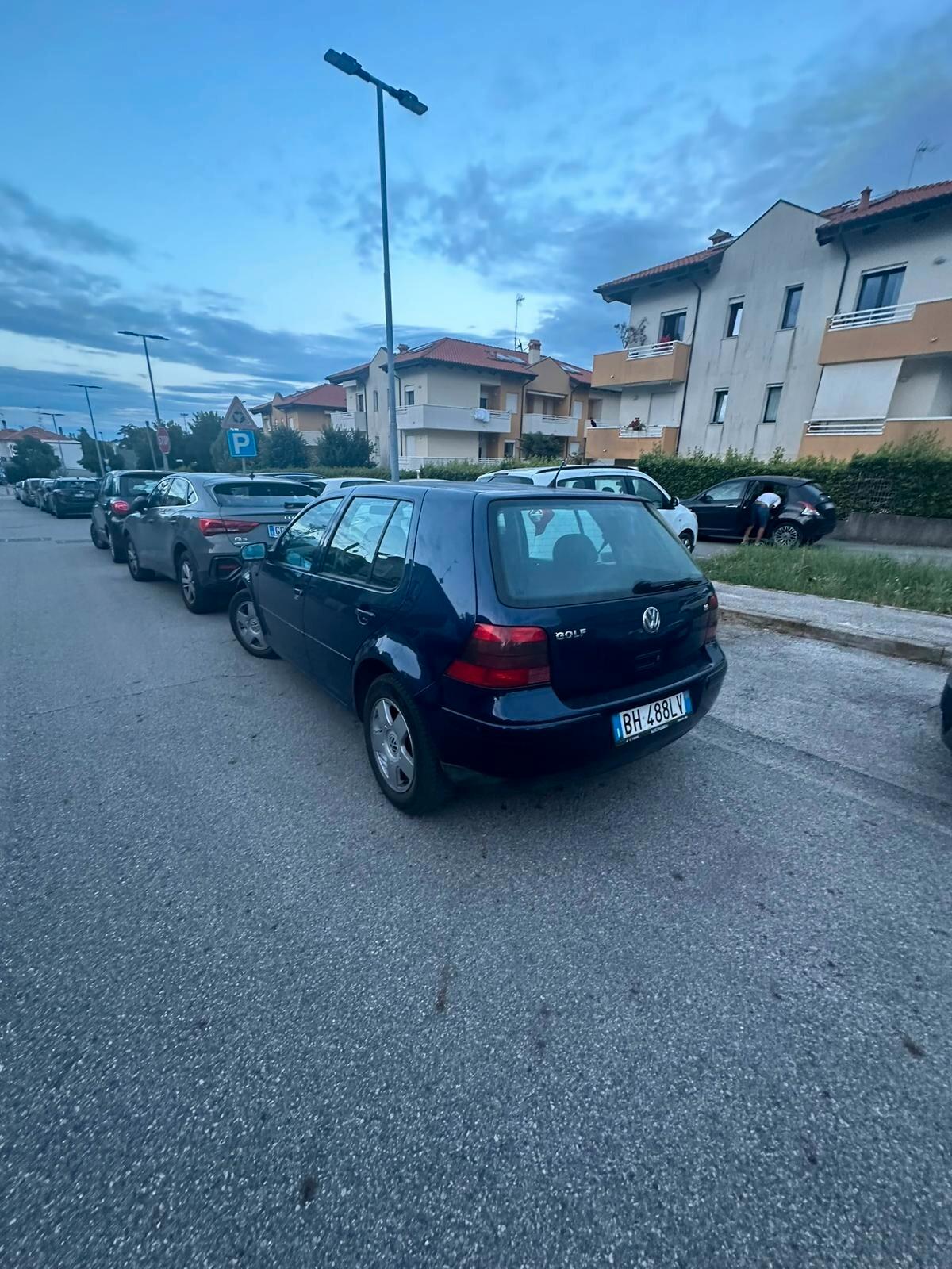 Volkswagen Golf 1.6 cat 5 porte