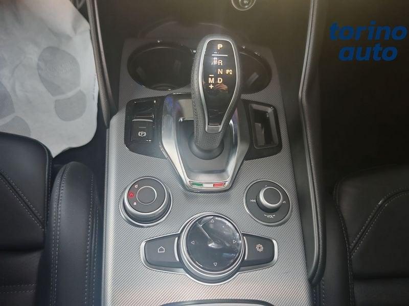 Alfa Romeo Giulia Giulia 2.2 Turbodiesel 210 CV AT8 AWD Q4 Veloce