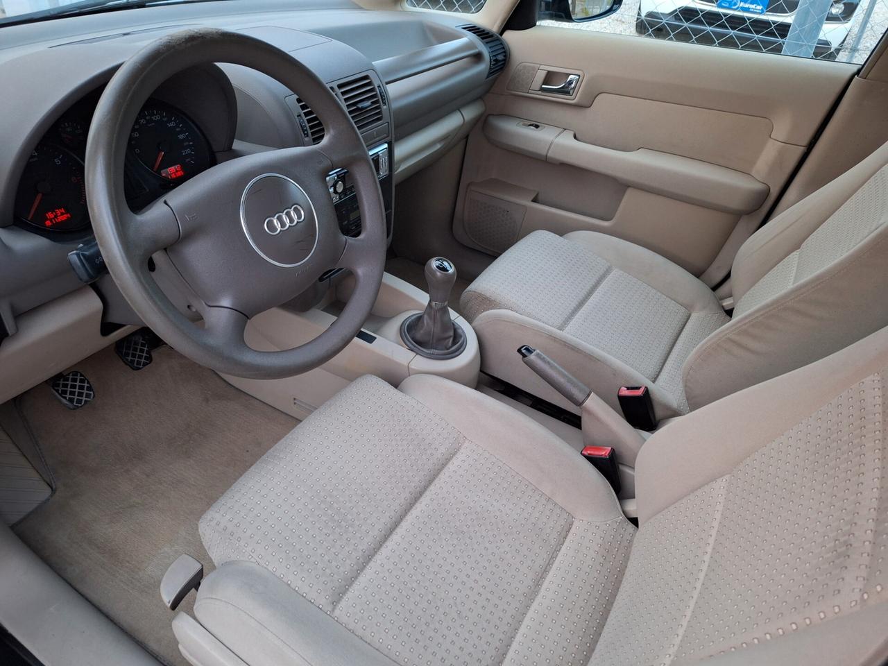 Audi A2 1.4 75cv