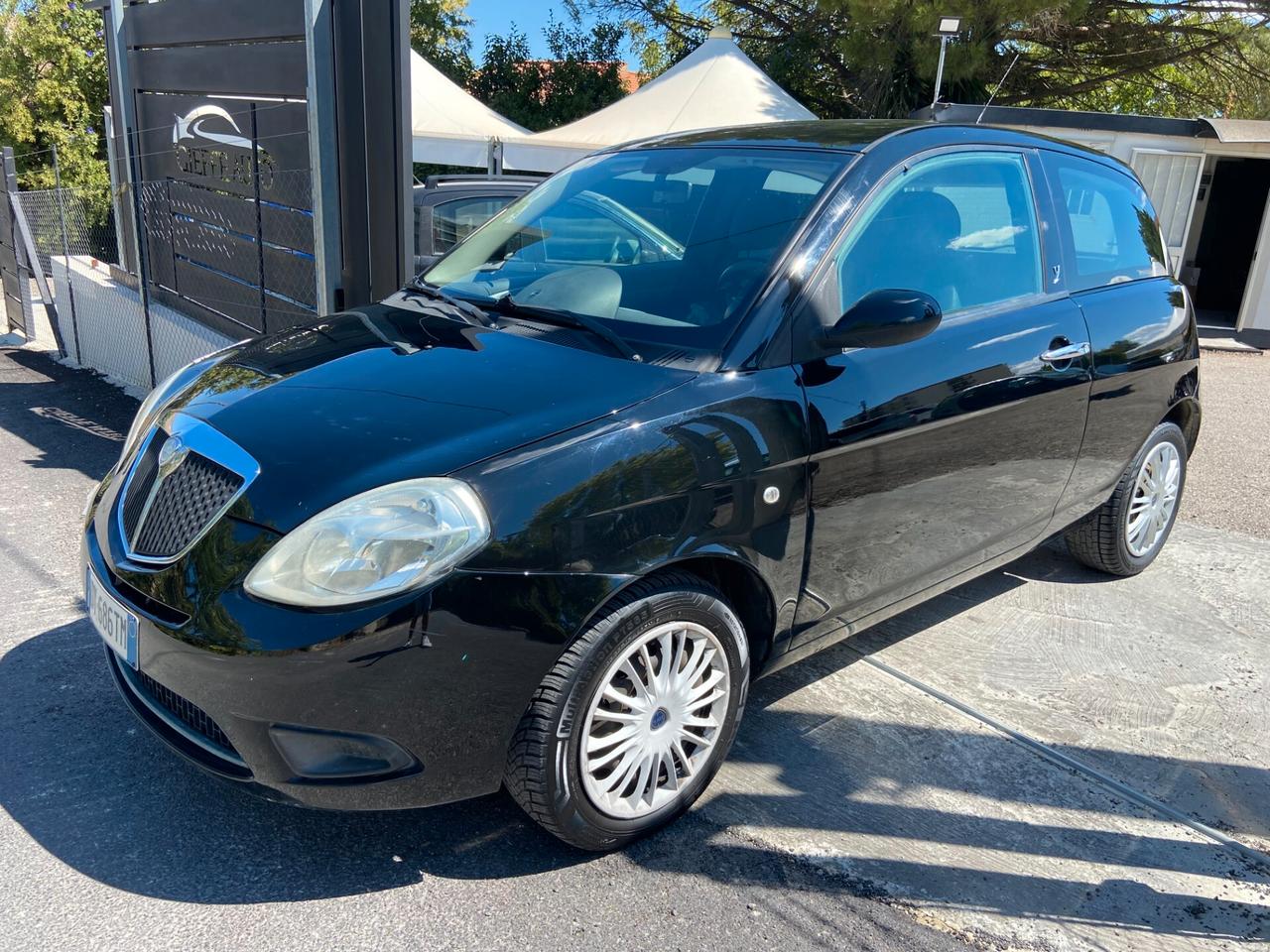 Lancia Ypsilon 1.3 MJT 75 CV Argento