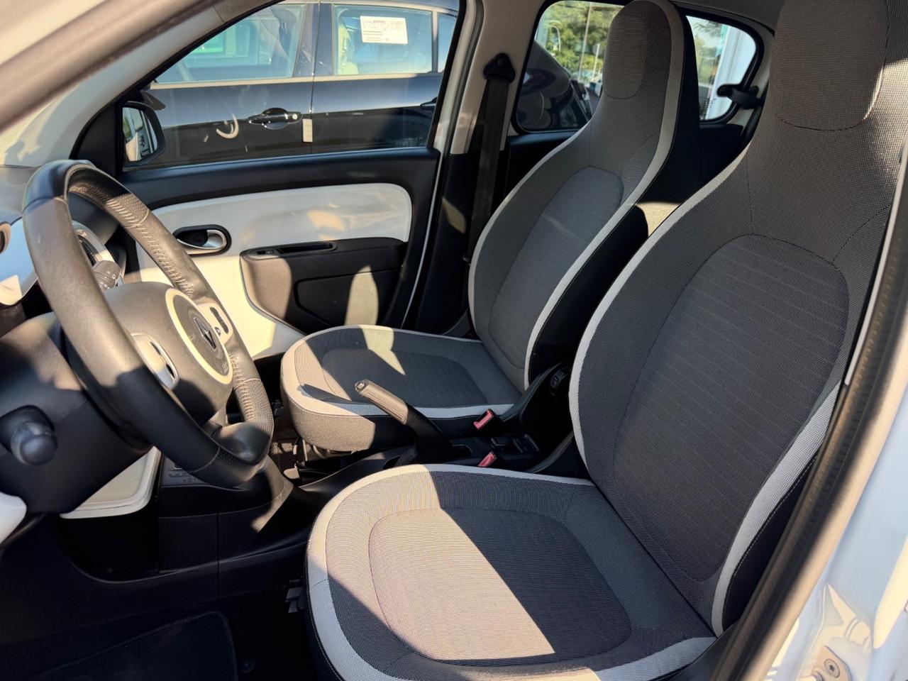Renault Twingo TCe 90 CV EDC Intens
