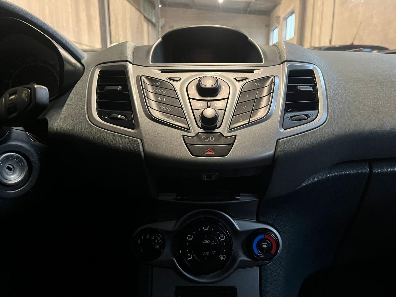 Ford Fiesta 1.4 5 porte Bz.- GPL Titanium