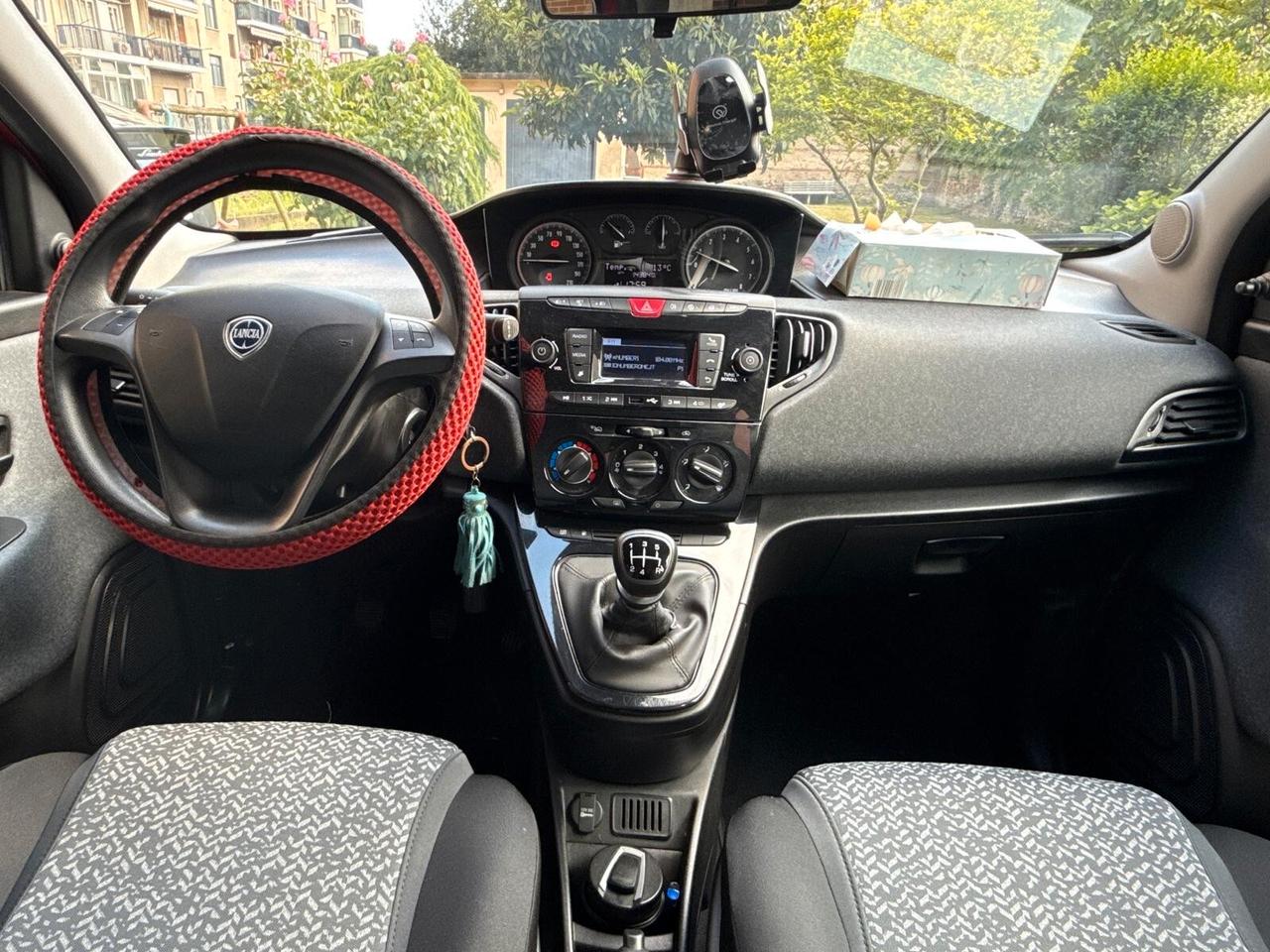 Lancia Ypsilon 1.2 69 CV 5 porte GPL Silver
