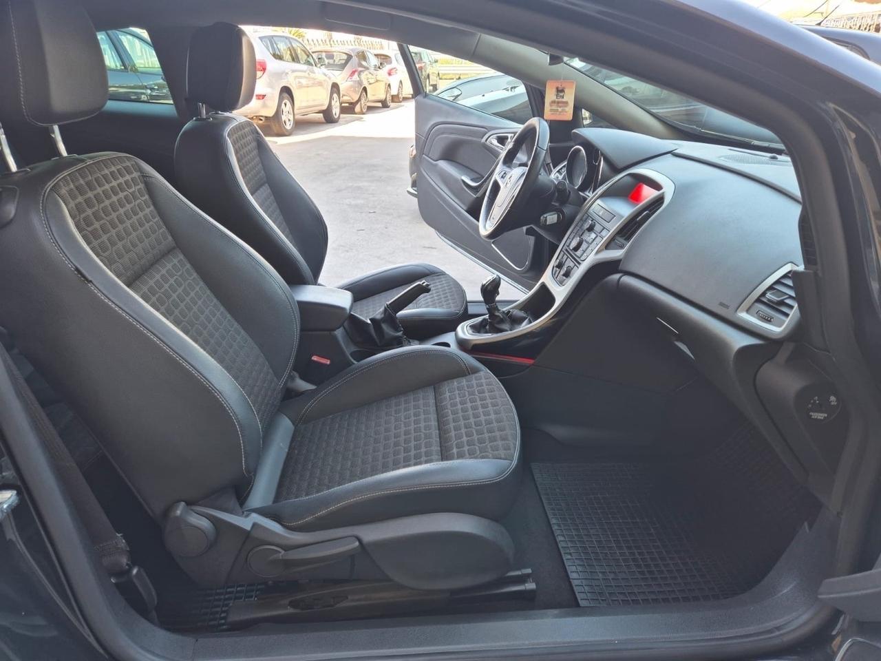 Opel Astra GTC 1.7 CDTI 110CV S&S 3 porte Cosmo