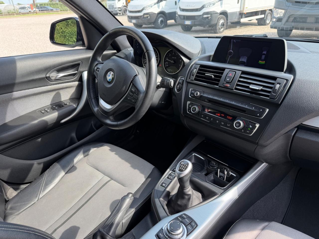 Bmw 118 118i 5p. Unique