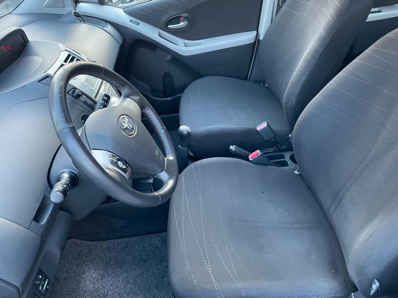 Toyota Yaris 5p 1.0 Sol NEOPATENTATI FULL OPTIONAL