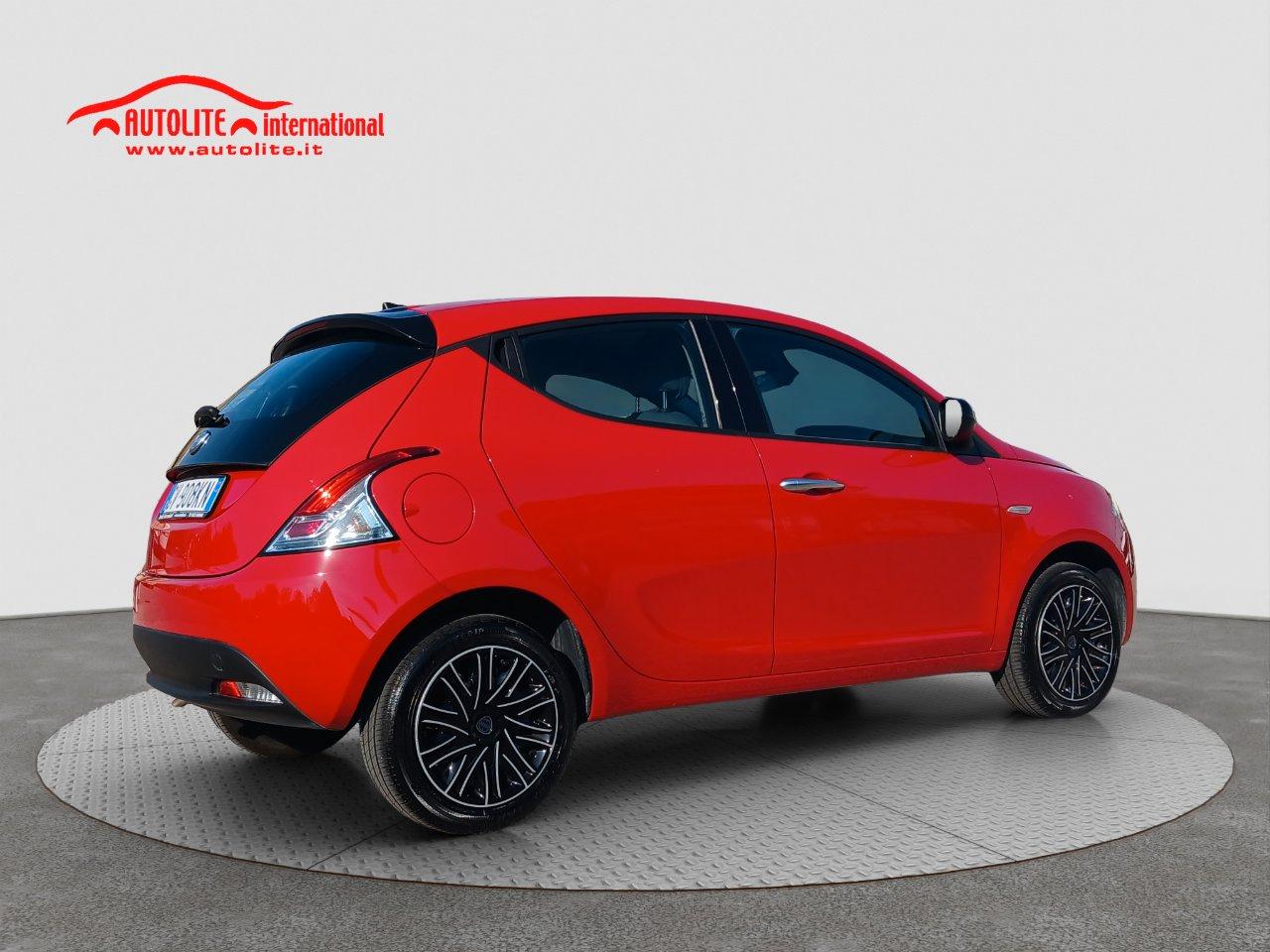 Lancia Ypsilon 1.0 firefly hybrid Gold s&s 70cv 5p.ti