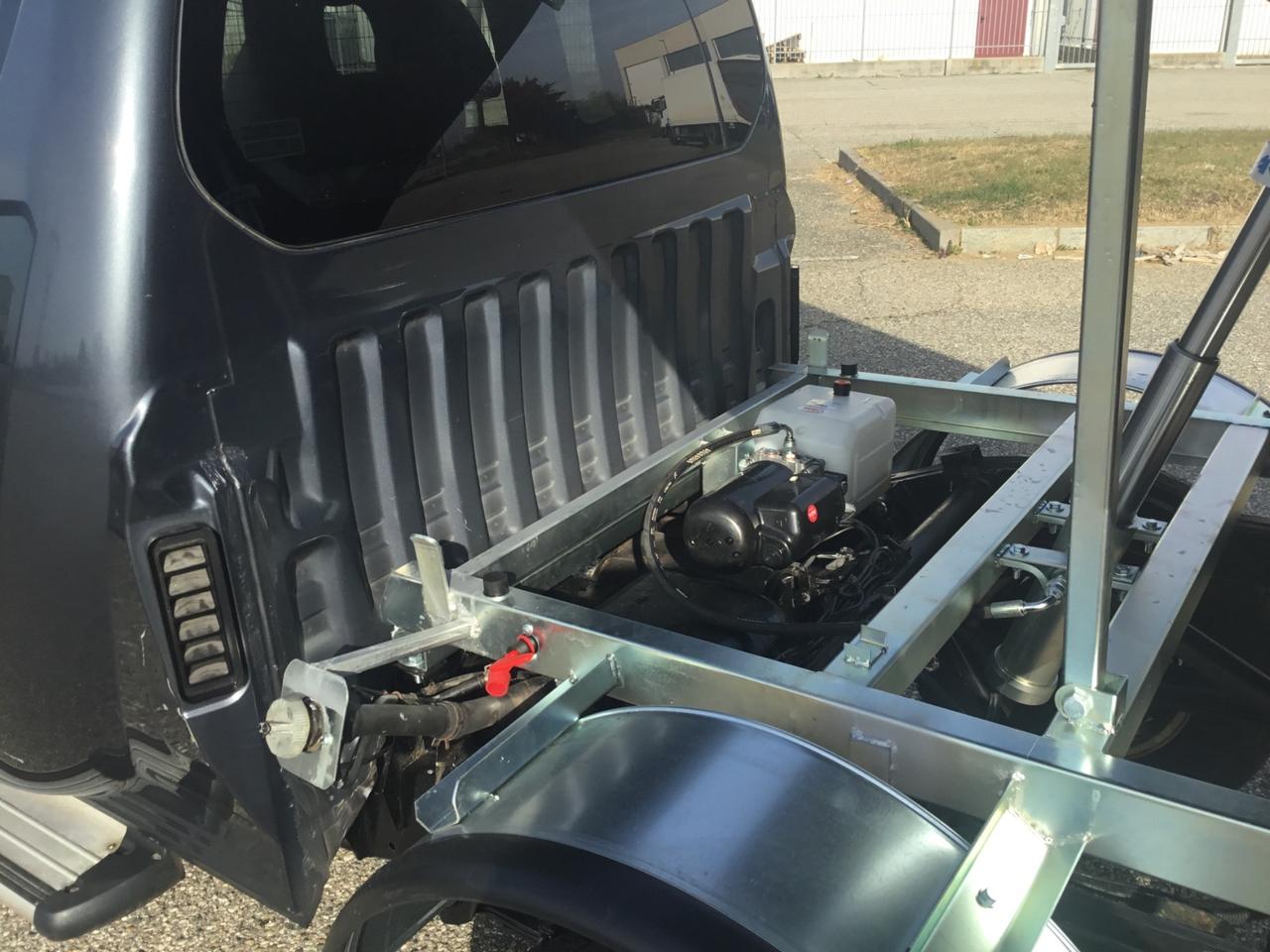 Mitsubishi L200 club cab cassone ribaltabile