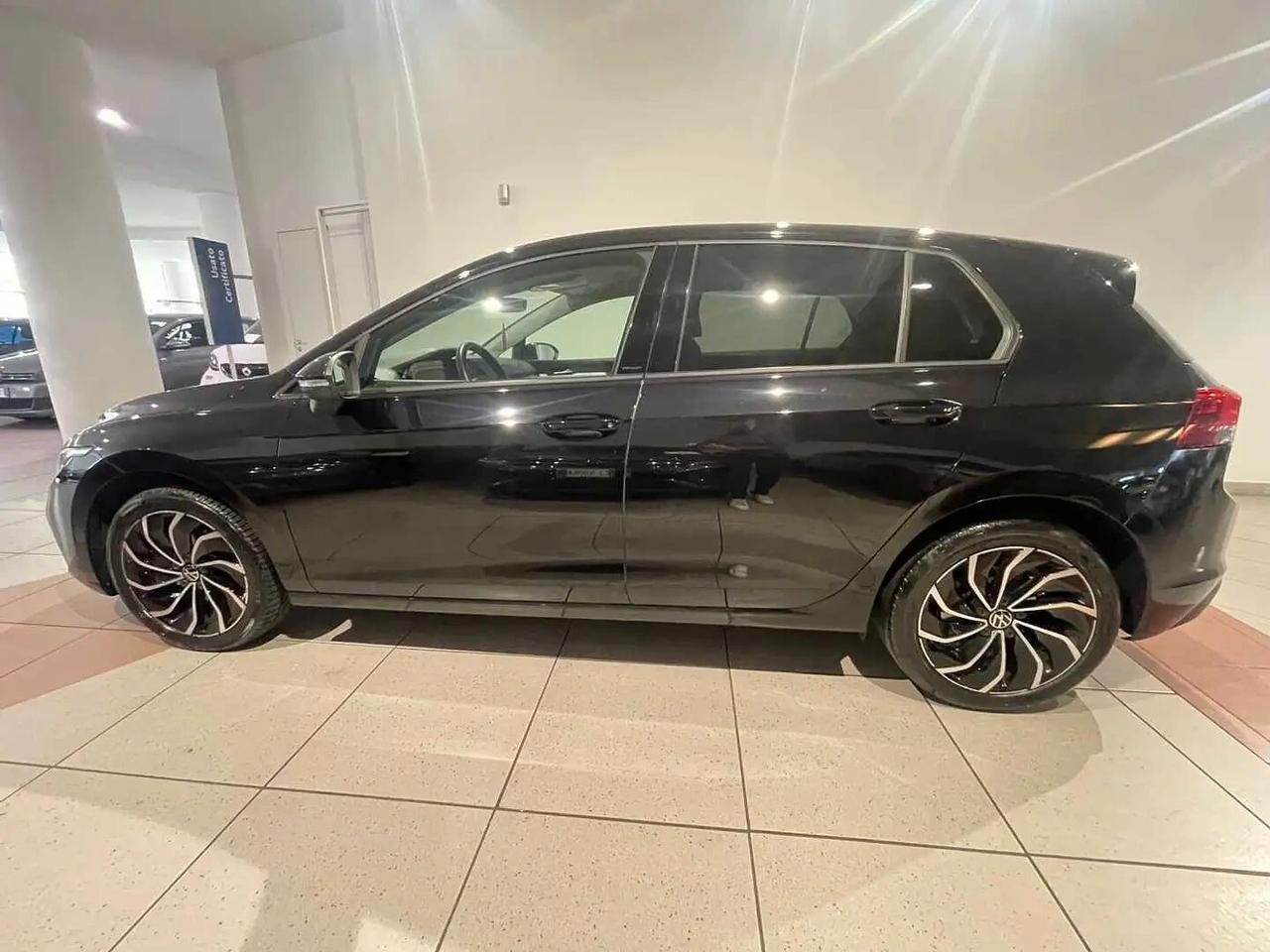 Volkswagen Golf 8 1.0 TSI Evo Life