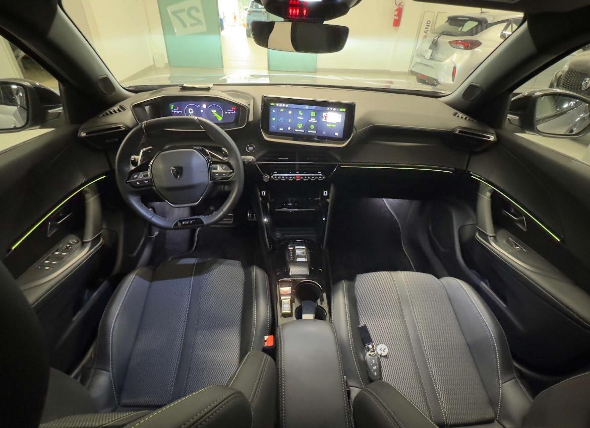 Peugeot 2008 PureTech 130 GT EAT8