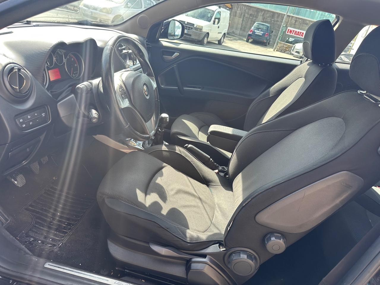 Alfa Romeo MiTo 1.6 JTDm 16V Distinctive Sport Pack