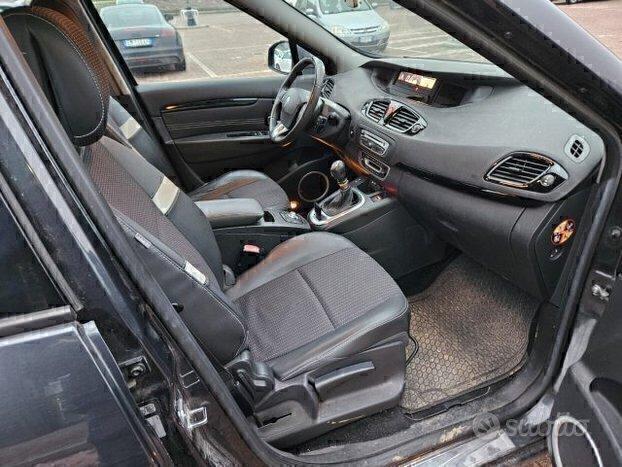 Renault Scenic 7 POSTI VALUTIAMO USATO/SCAMBIO