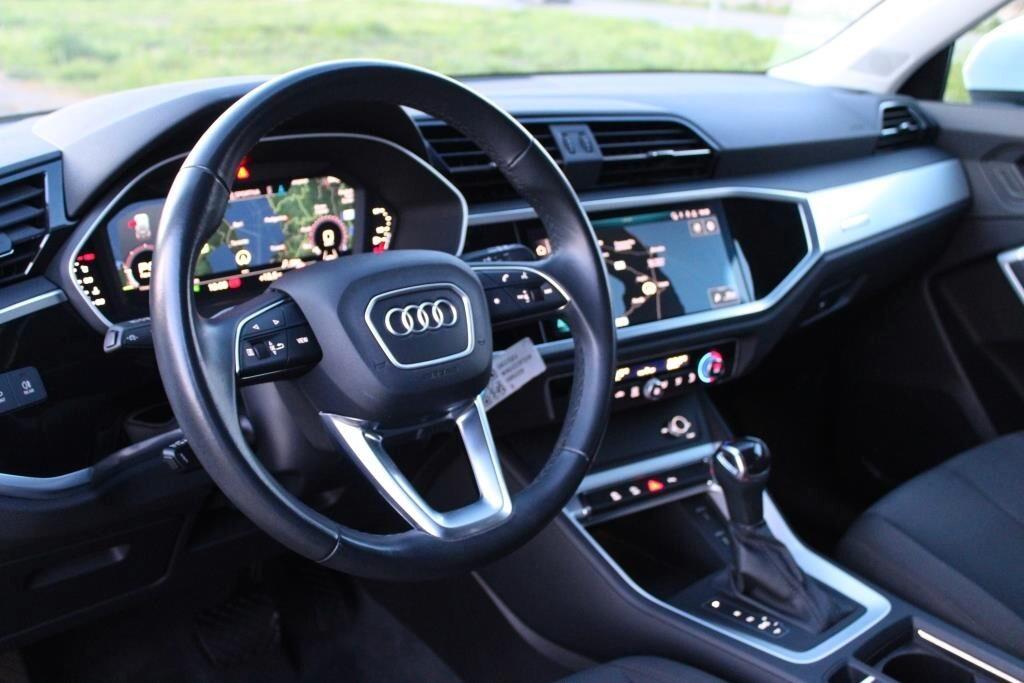 AUDI Q3 2.0 TDI Aut. *4 Telecamere *Matrix