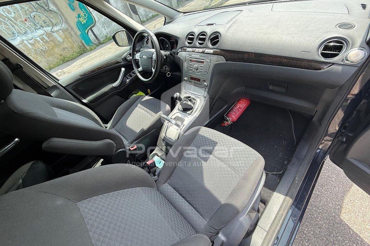 FORD Galaxy 2.0 145 CV Ghia
