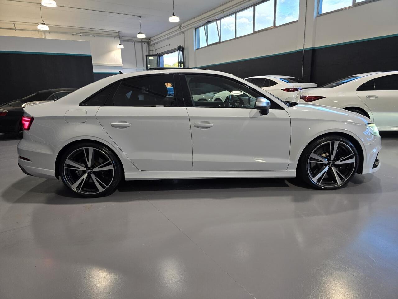 Audi RS 3 Sedan SCARICHI RS/TETTO/ALCANTARA