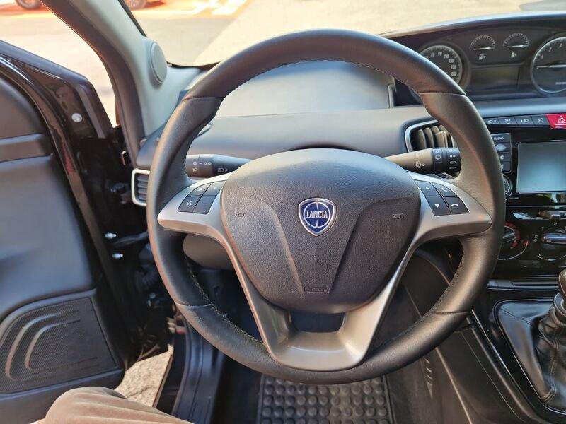 Lancia Ypsilon III 2015 1.0 firefly hybrid Gold s&s 70cv