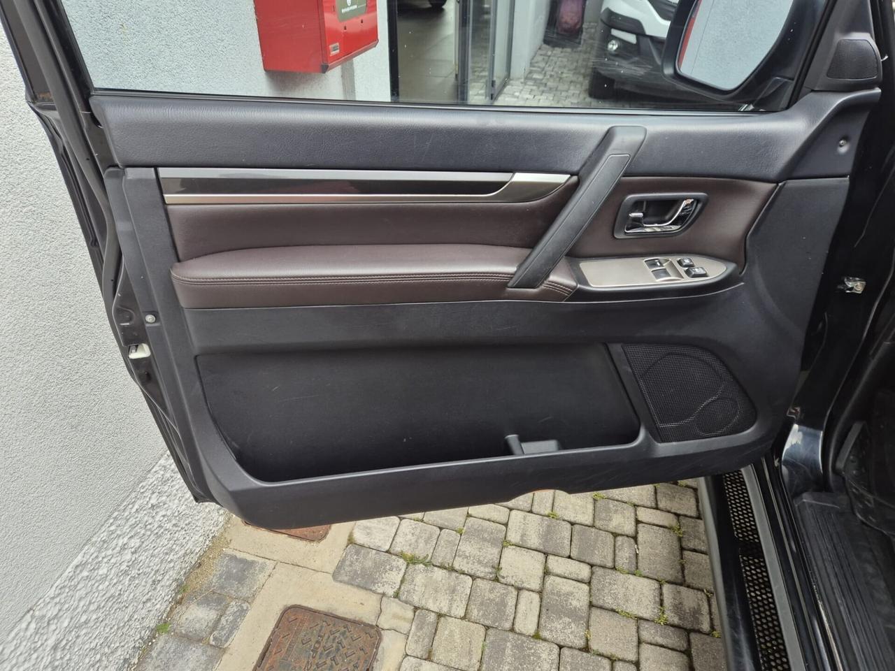 Mitsubishi Pajero 3.2 4X4 AUTOCARRO 2 POSTI
