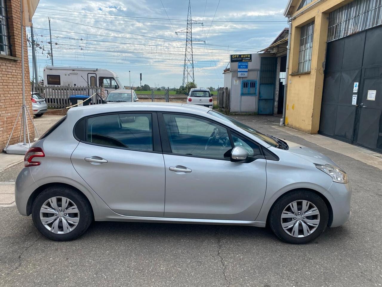 Peugeot 208 1.4 95 CV 5p. GPL - UNICO PROP - GARANZIA 12 MESI