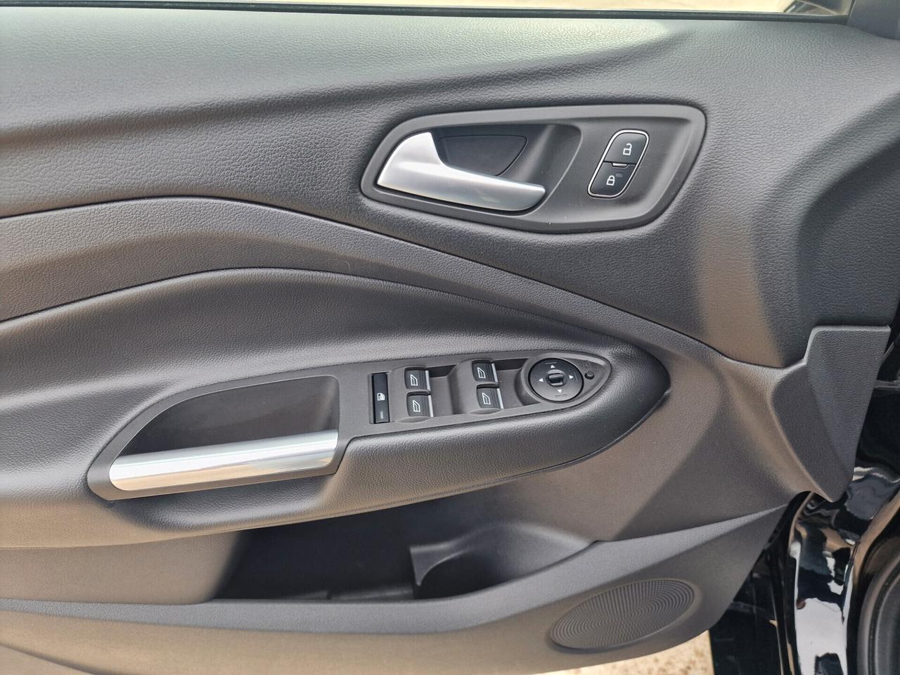 Ford Kuga 1.5 TDCI 120 CV S&S 2WD ST-Line