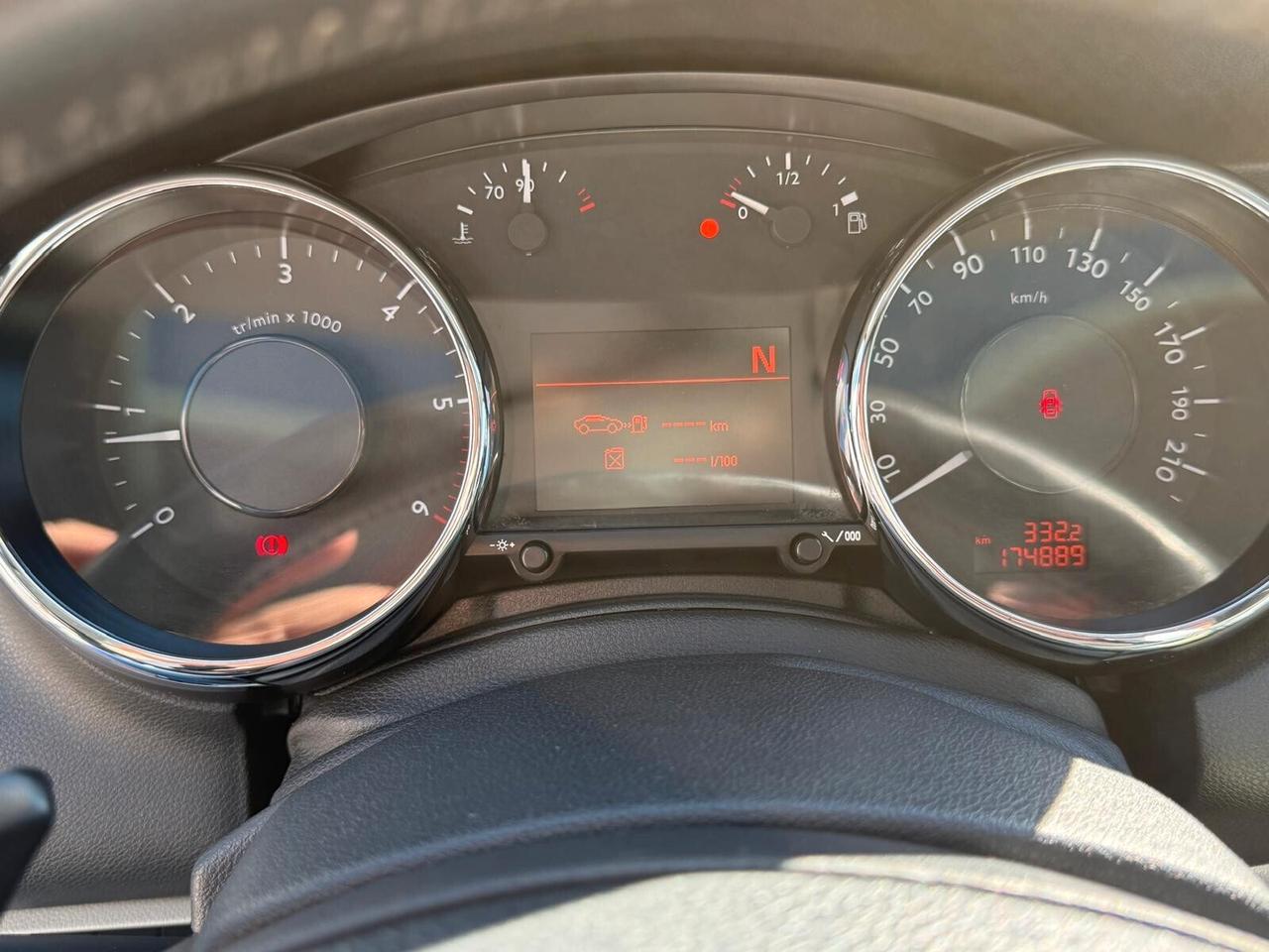 PEUGEOT 5008 1.6 112CV AUTOMATICO FULL TETTO