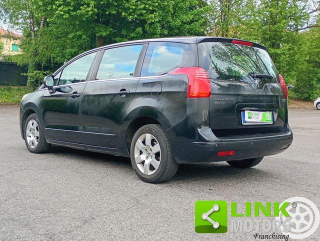 PEUGEOT 5008 1.6 HDi 110CV Tecno
