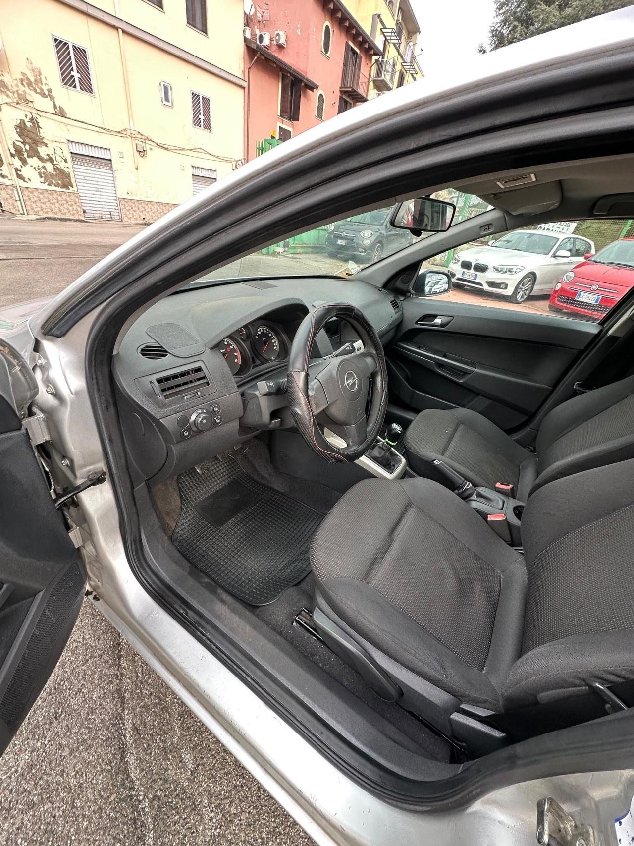 Opel Astra 1.4 16V Twinport 5 porte Enjoy