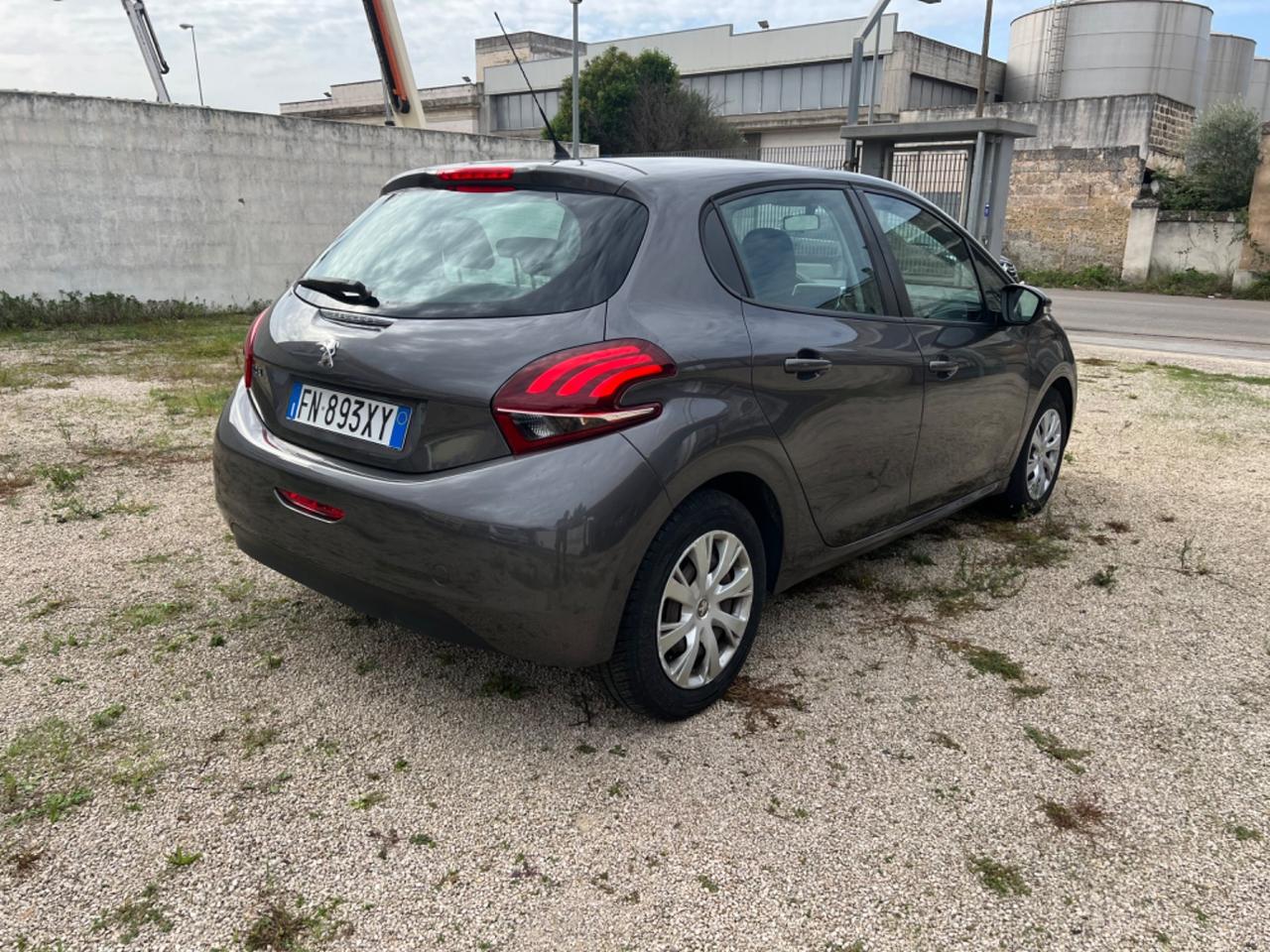 Peugeot 208 BlueHDi 75 5 porte Allure