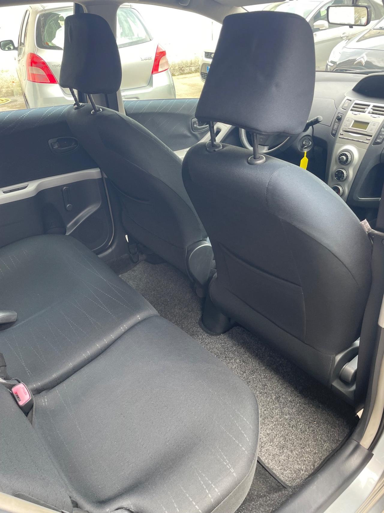 Toyota Yaris 1.3 5 porte Luna Full dal nord Italia