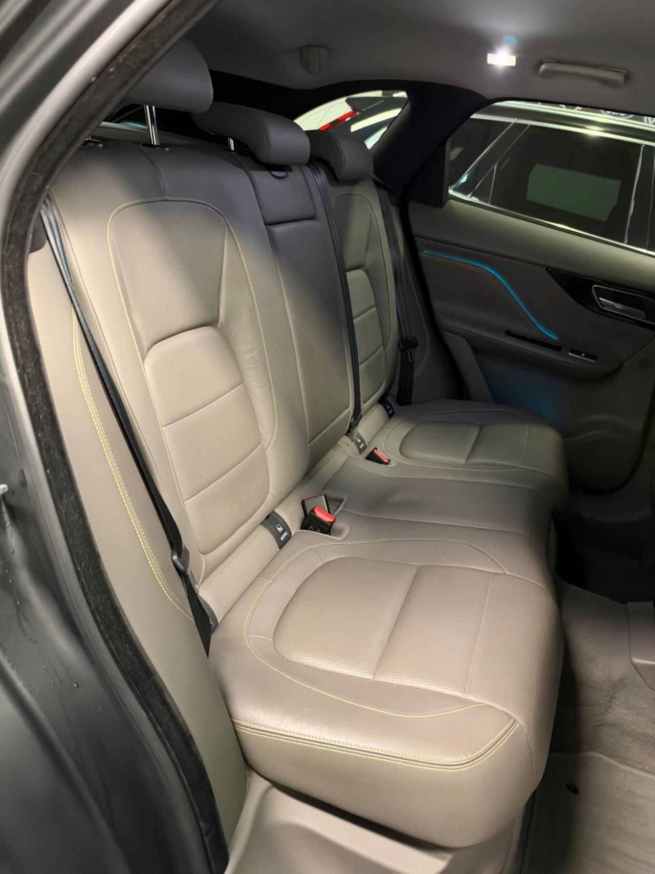 Jaguar F-Pace 2.0 D 180 CV AWD R-Sport