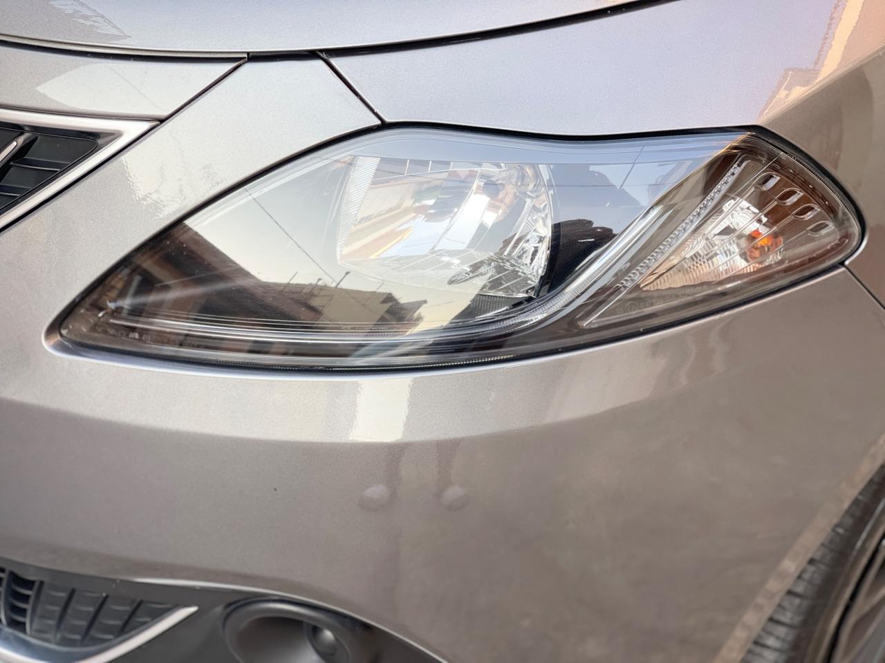 Lancia Ypsilon 1.0 5 porte S&S Hybrid Silver 2022