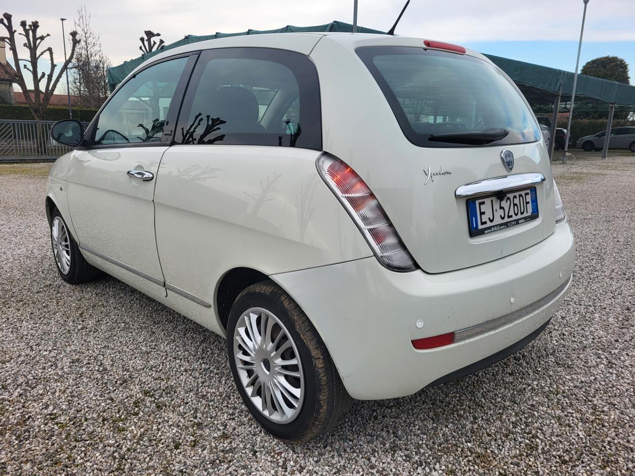 Lancia Ypsilon 1.3 MJT 75 CV Diva