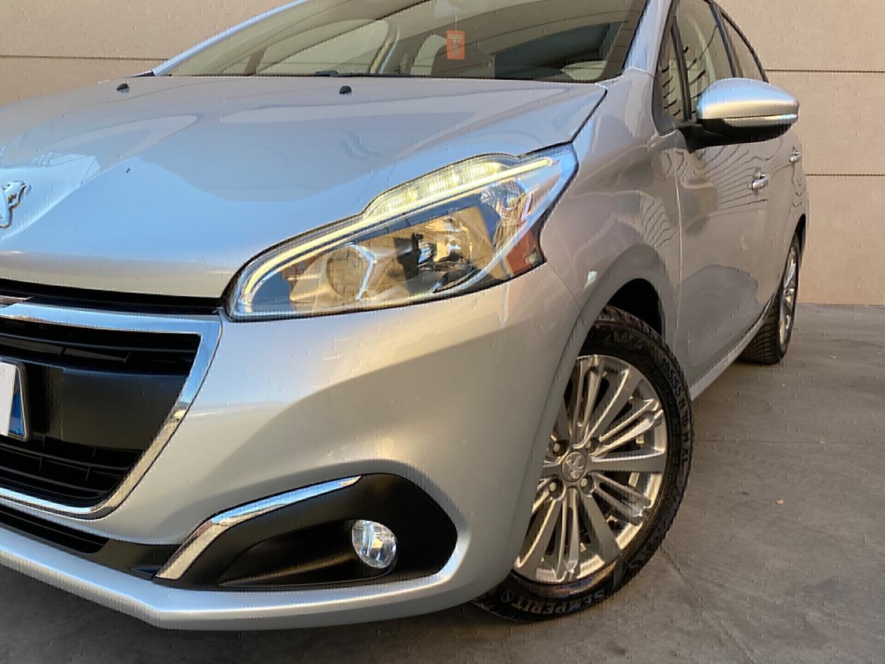 Peugeot 208 1.2 Benzina