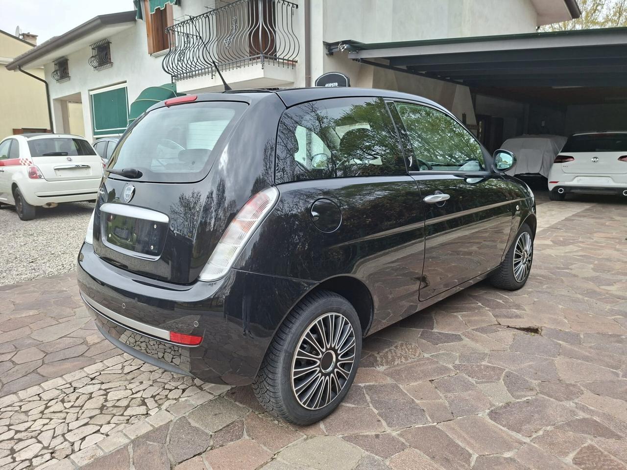 Lancia Ypsilon 1.2 69 CV 3 porte S&S Gold