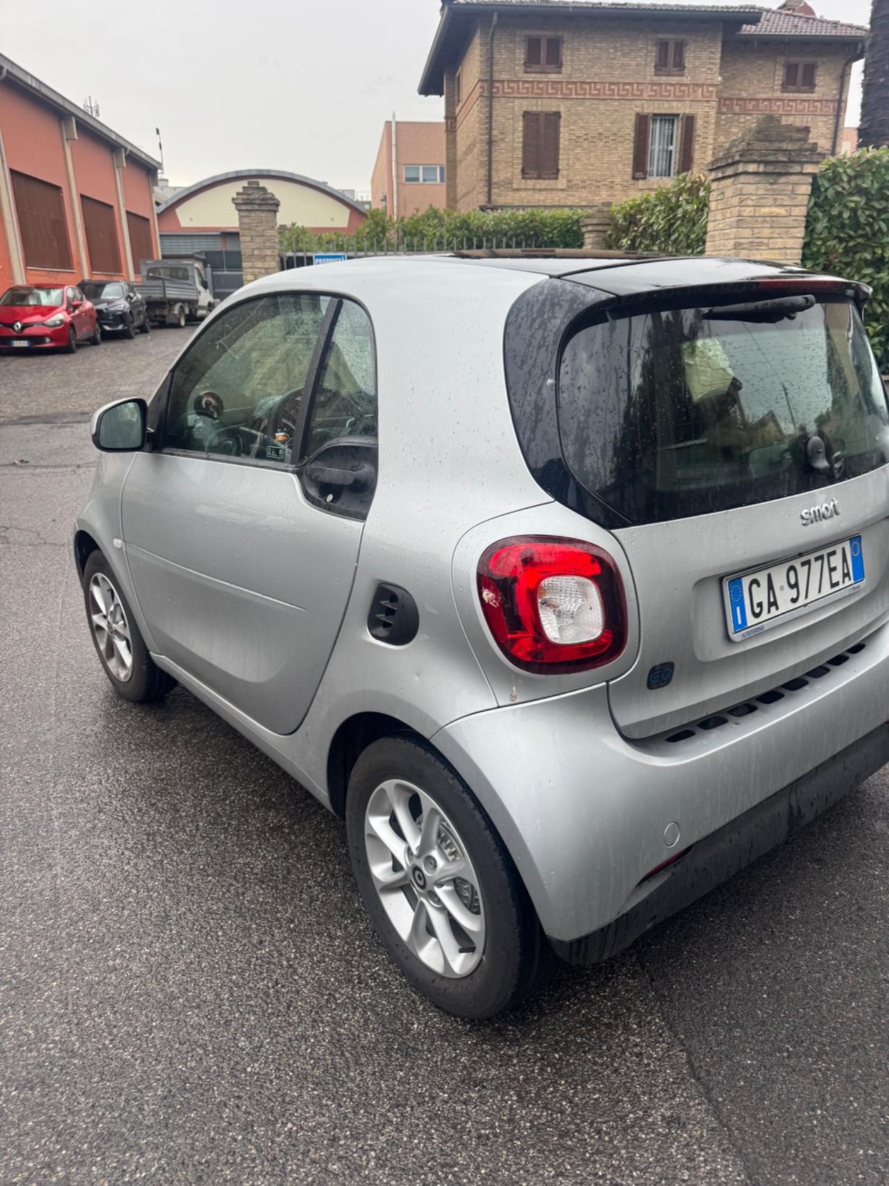 Smart 453 Eletrica con solo 15 Mila km neopatentati servosterzo