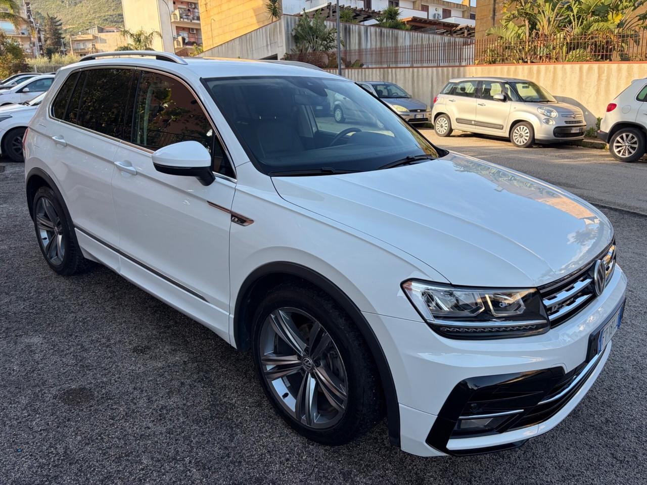 Volkswagen Tiguan 1.6 TDI R-Line strafull !!!
