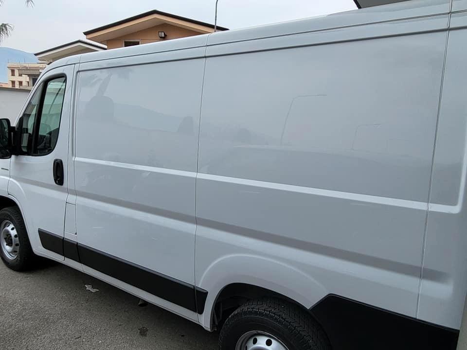 FIAT DUCATO 30 2.3 MJET 120CV AUTOCARRO CON 3 POSTI ANTERIORI ANNO 09/2020 KM 42000