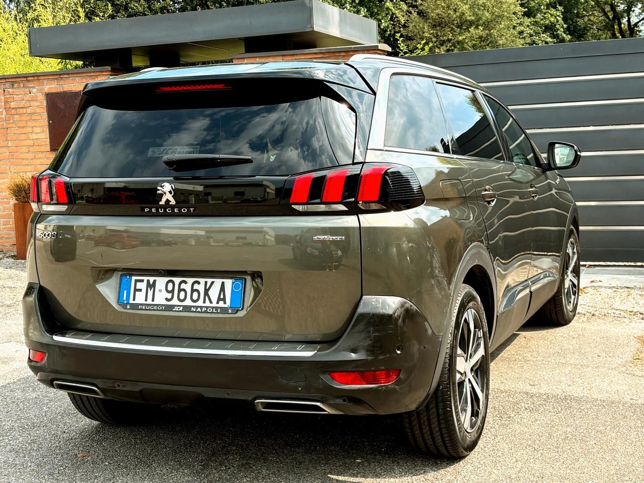 PEUGEOT 5008 2.0D 6m- 7POSTI -119000km-FULL-2018