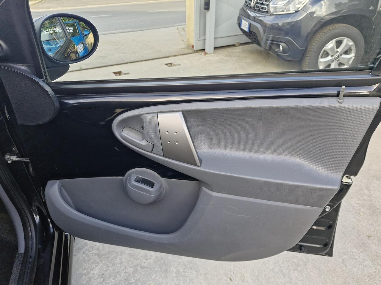 TOYOTA AYGO 1.0 BENZINA 5 PORTE ANNO 2009 130000KM