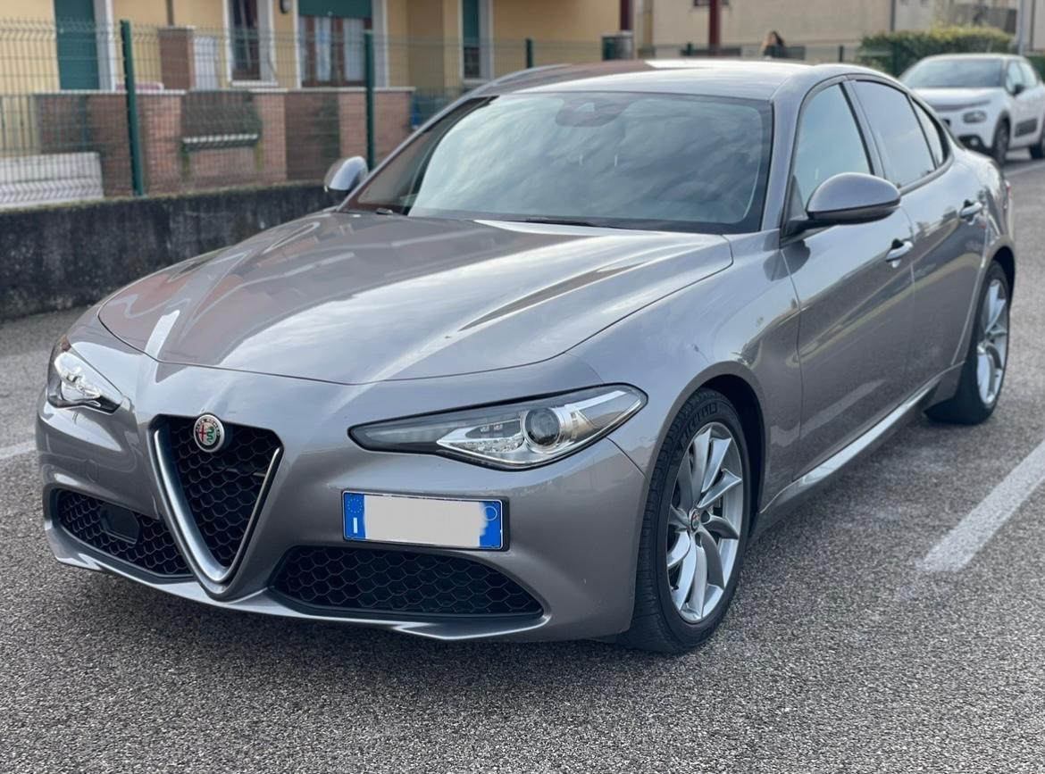 Alfa Romeo Giulia 2.2 Turbodiesel 150 CV AT8