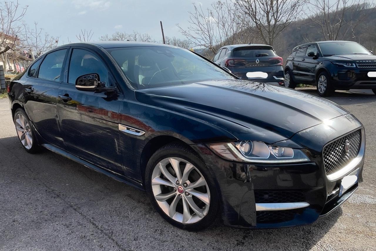 Jaguar XF 2.0 D 180 CV aut. R-Sport /(incidentata)