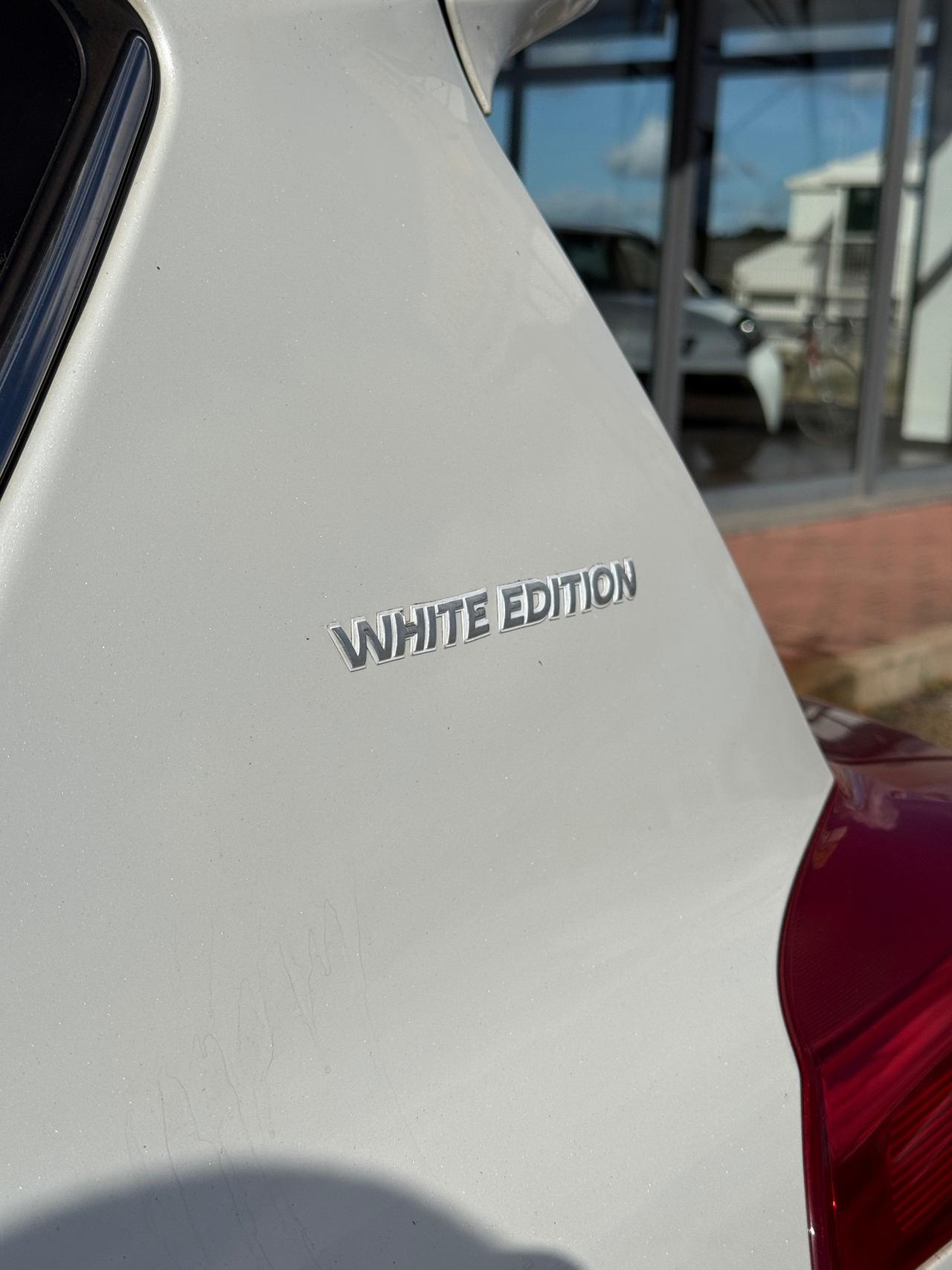 Toyota RAV 4 RAV4 2.0 D-4D 4WD Style White Ed. ADAS