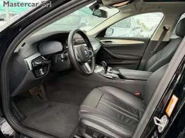 BMW 540 Touring LCI 540d mhev 48V xdrive Luxury - GE499SK