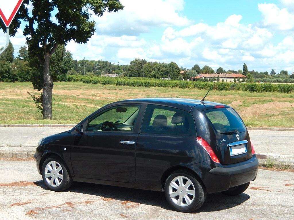 LANCIA YPSILON 1.2 benzina -SI NEOPATENTATI