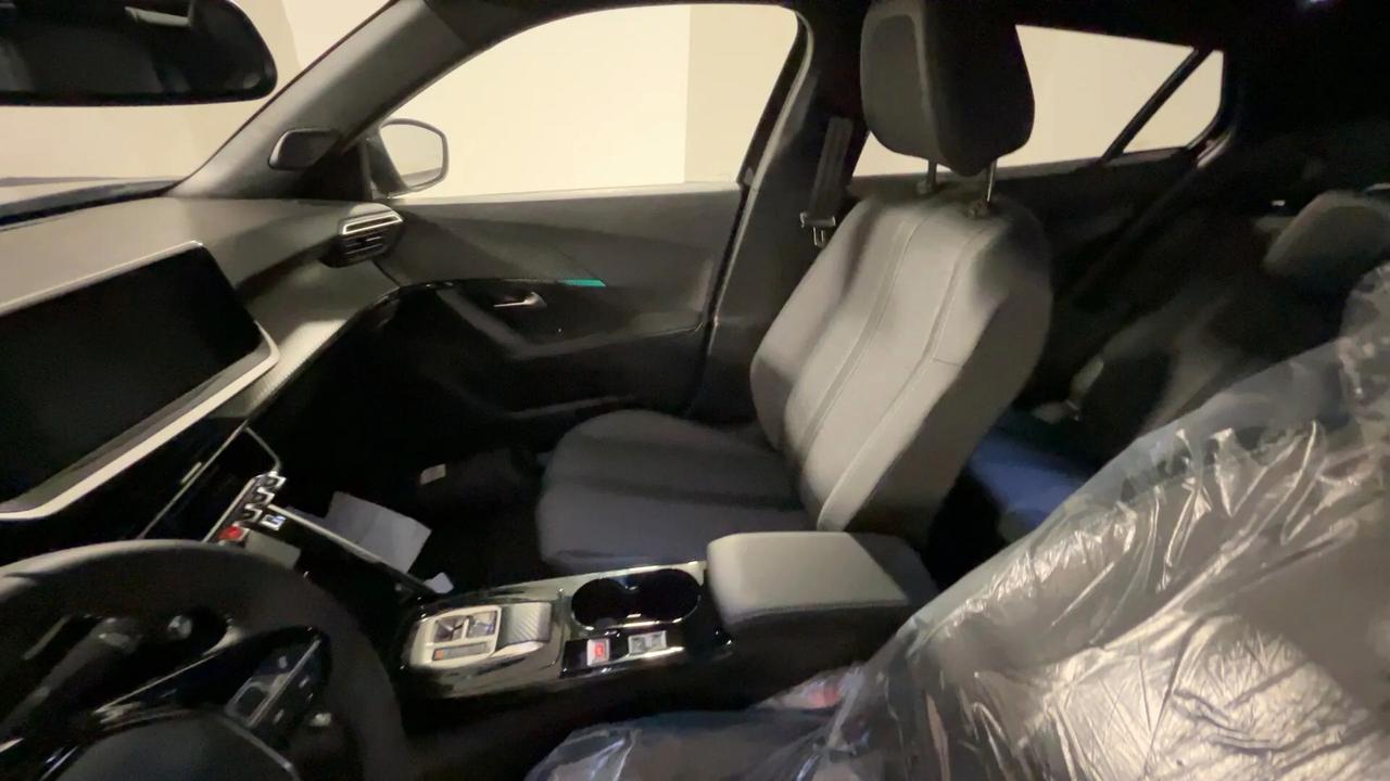 Peugeot 2008 motore elettrico 136 CV Allure Pack