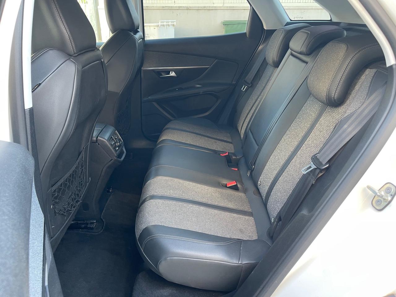 PEUGEOT 3008 ALLURE 1.5 130CV LED Navy Cam 2019